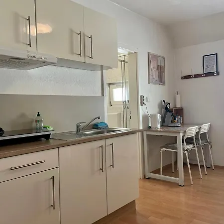 Appartamento Easystay#2 Cozy In Kliniknaehe, Mit Netflix,kueche & Bad