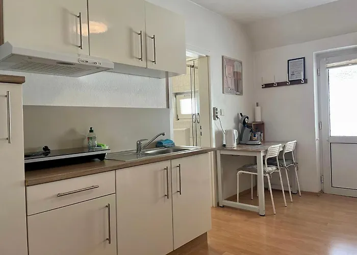 Apartment Easystay#2 Cozy In Kliniknähe, Mit Netflix,küche&bad